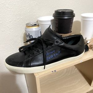 Casual fashioned sneakers